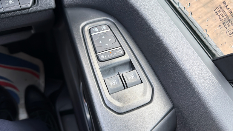 Nissan Primastar 30 L2 Diesel 2.0 dCi 130ps H1 Tekna Crew Van